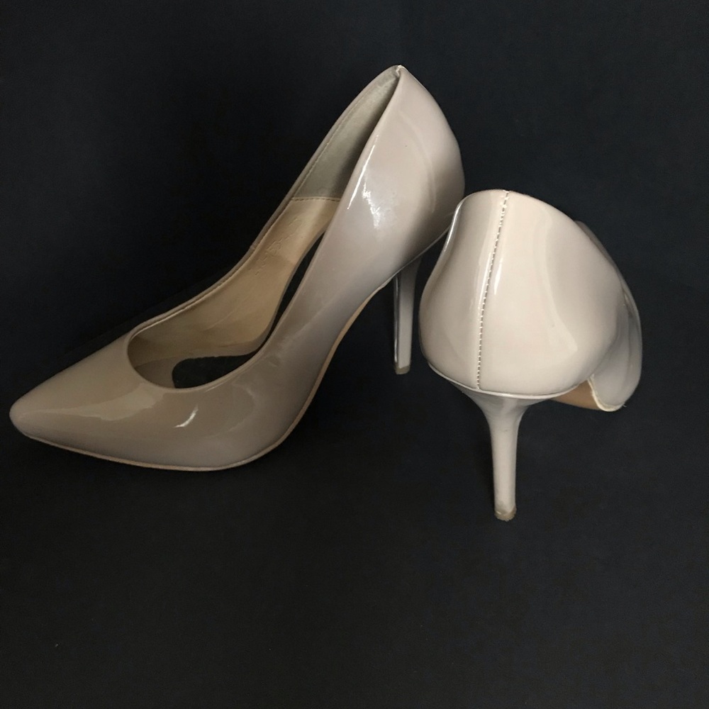 Pointed Toe Pumps - Picture 4 of 8